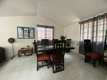UTILICE SU CRÉDITO EN ÉSTA PROPIEDAD CON ÁMPLIO TERRENO EN UN SÓLO NIVEL