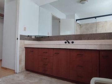 AMPLIO Y BIEN UBICADO DÚPLEX EN SURCO NUEVO
