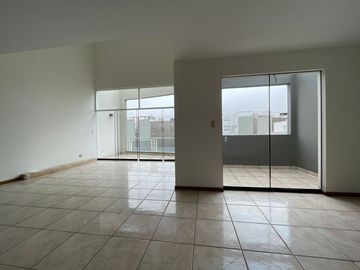 AMPLIO Y BIEN UBICADO DÚPLEX EN SURCO NUEVO