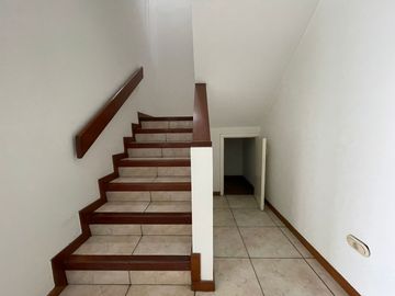 AMPLIO Y BIEN UBICADO DÚPLEX EN SURCO NUEVO