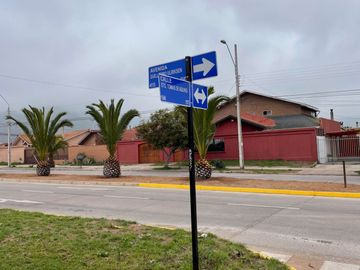 AMPLIA Y LINDA CASA CON LOCAL COMERCIAL EN EL MILAGRO DE LA SERENA