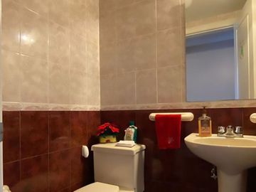 Departamento de venta Santa Lucia, norte de Quito, cerca a colegios, 4 dormitorios, primer piso