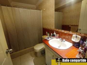 Departamento de venta Santa Lucia, norte de Quito, cerca a colegios, 4 dormitorios, primer piso