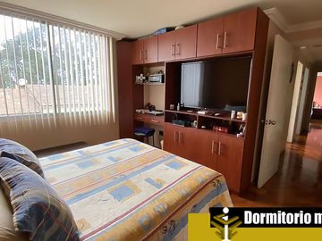 Departamento de venta Santa Lucia, norte de Quito, cerca a colegios, 4 dormitorios, primer piso