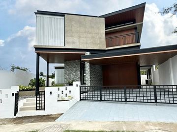 For Sale: 2 Sty-House and Lot in Casa Tranquila, Treveia, Calamba Laguna, P46.8M