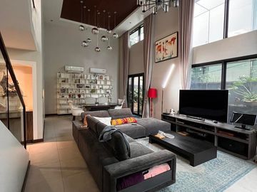 FOR SALE: HOUSE & LOT in MCKINLEY HILL VILLAGE, TAGUIG
