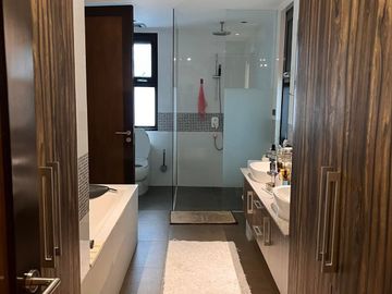FOR SALE: HOUSE & LOT in MCKINLEY HILL VILLAGE, TAGUIG