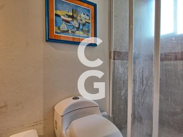Casa en Venta en Cancun en Residencial Isla Dorada con Jardín Privado