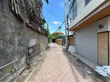Villa dijual - brand new modeen villa di seminyak dekat pantai
