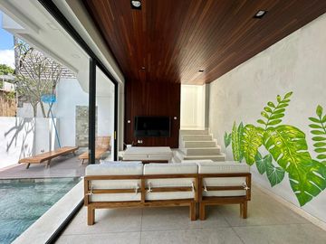 Villa dijual - brand new modeen villa di seminyak dekat pantai