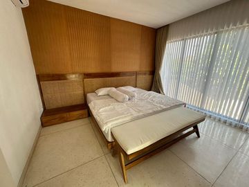 Villa dijual - brand new modeen villa di seminyak dekat pantai