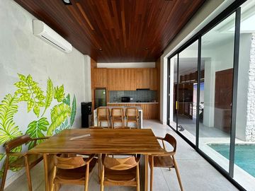 Villa dijual - brand new modeen villa di seminyak dekat pantai
