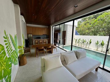 Villa dijual - brand new modeen villa di seminyak dekat pantai