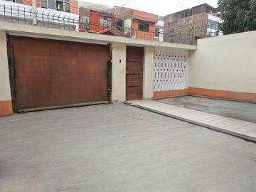 ALQUILER CASA DE 2 PISOS - SAN MARTIN DE PORRES