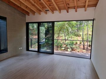 CASA NUEVA Y MODERNA EN VENTA