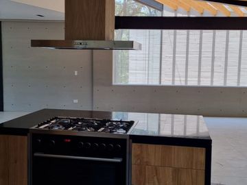CASA NUEVA Y MODERNA EN VENTA