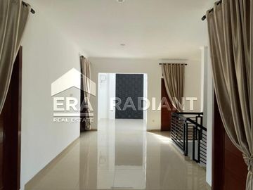 Rumah Hook Dijual di Bintaro Sektor 9, Cluster Oriana Permata