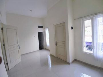 Rumah 2 Lantai Luas 98 Cengger Ayam Sukarno Hatta Suhat Malang
