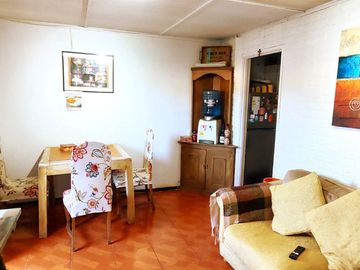 Casa 4 Dormitorios/1 Baño, calle Paulina, comuna de La Cisterna