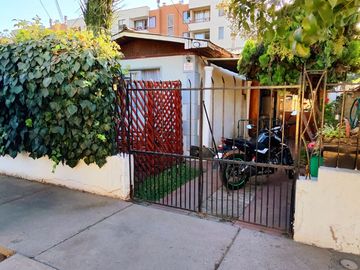 Casa 4 Dormitorios/1 Baño, calle Paulina, comuna de La Cisterna
