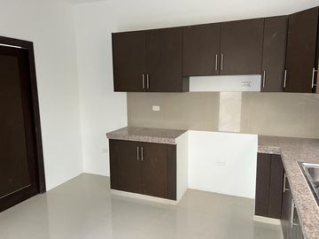casa de venta en portoviejo dentro urbanizacion