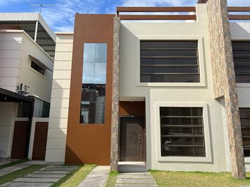 casa de venta en portoviejo dentro urbanizacion