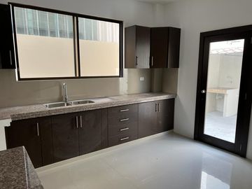 casa de venta en portoviejo dentro urbanizacion
