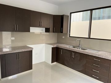 casa de venta en portoviejo dentro urbanizacion