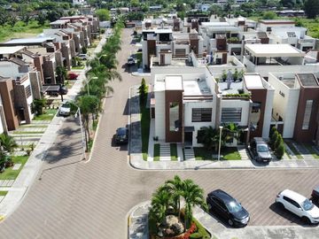 casa de venta en portoviejo dentro urbanizacion