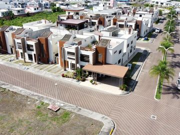 casa de venta en portoviejo dentro urbanizacion