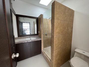 casa de venta en portoviejo dentro urbanizacion