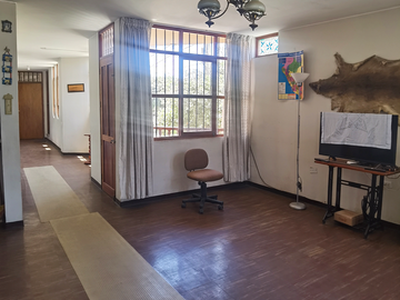 Casa En Esquina En Venta - Calle Chiclayo (Centro De Ica)