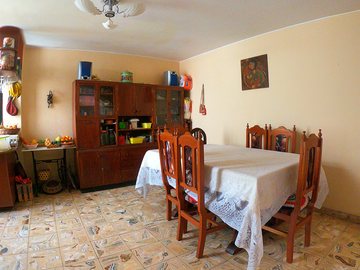 Casa En Esquina En Venta - Calle Chiclayo (Centro De Ica)