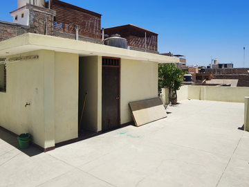 Casa En Esquina En Venta - Calle Chiclayo (Centro De Ica)