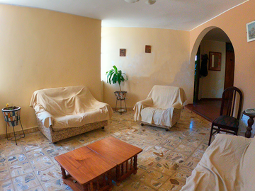 Casa En Esquina En Venta - Calle Chiclayo (Centro De Ica)