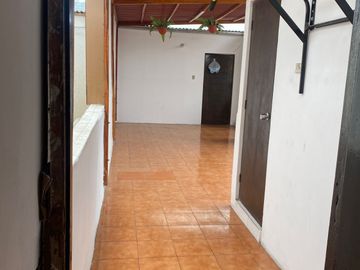 DUPLEX EN 2do PISO MAS AIRES