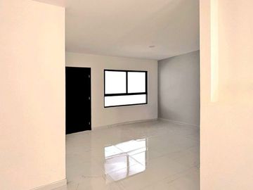 VENTA CASA EN PRADERAS DE LA LOMA