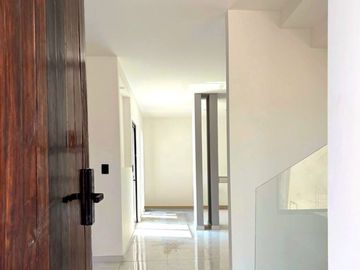 VENTA CASA EN PRADERAS DE LA LOMA