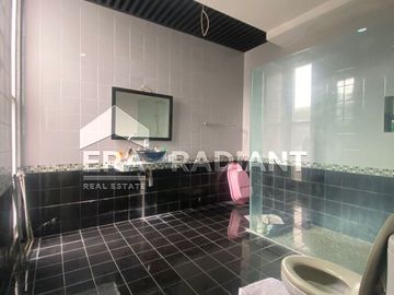 Flamingo, Bintaro Sektor 9