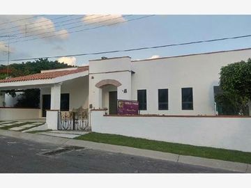 SE VENDE CASA EN FRAMBOYAN, LOMAS DE COCOYOC.