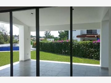 SE VENDE CASA EN FRAMBOYAN, LOMAS DE COCOYOC.