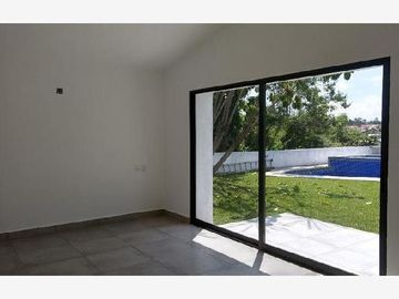 SE VENDE CASA EN FRAMBOYAN, LOMAS DE COCOYOC.