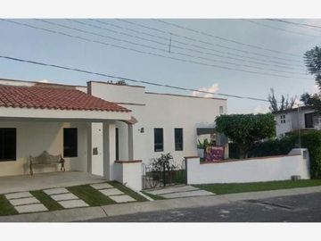 SE VENDE CASA EN FRAMBOYAN, LOMAS DE COCOYOC.