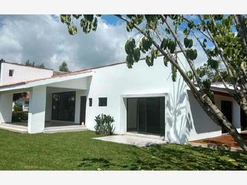 SE VENDE CASA EN FRAMBOYAN, LOMAS DE COCOYOC.