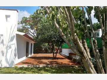 SE VENDE CASA EN FRAMBOYAN, LOMAS DE COCOYOC.