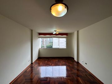 LA CALERA SURQUILLO VENTA BONITO DEPARTAMENTO DE 67 M2 MUY BIEN UBICADO ENTRE LAS AVENIDAS ANGAMOS, AVIACION, TOMAS MARSANO Y CARLOS VILLARAN (LIMITE