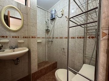 LA CALERA SURQUILLO VENTA BONITO DEPARTAMENTO DE 67 M2 MUY BIEN UBICADO ENTRE LAS AVENIDAS ANGAMOS, AVIACION, TOMAS MARSANO Y CARLOS VILLARAN (LIMITE
