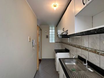 LA CALERA SURQUILLO VENTA BONITO DEPARTAMENTO DE 67 M2 MUY BIEN UBICADO ENTRE LAS AVENIDAS ANGAMOS, AVIACION, TOMAS MARSANO Y CARLOS VILLARAN (LIMITE