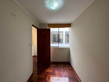 LA CALERA SURQUILLO VENTA BONITO DEPARTAMENTO DE 67 M2 MUY BIEN UBICADO ENTRE LAS AVENIDAS ANGAMOS, AVIACION, TOMAS MARSANO Y CARLOS VILLARAN (LIMITE