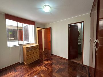 LA CALERA SURQUILLO VENTA BONITO DEPARTAMENTO DE 67 M2 MUY BIEN UBICADO ENTRE LAS AVENIDAS ANGAMOS, AVIACION, TOMAS MARSANO Y CARLOS VILLARAN (LIMITE